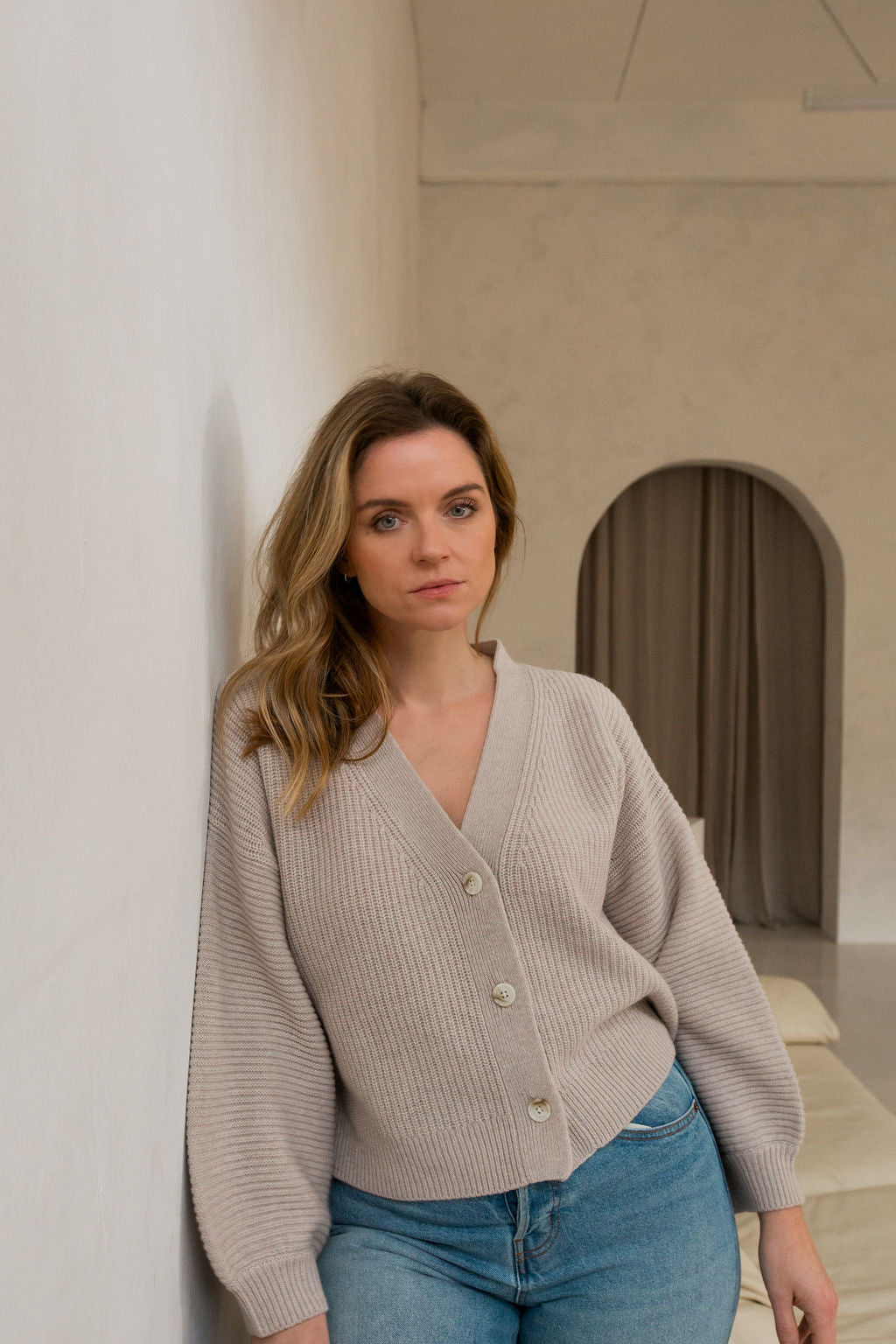 Jennifer Cashmere Merino Blend Cardigan in Pebble Grey