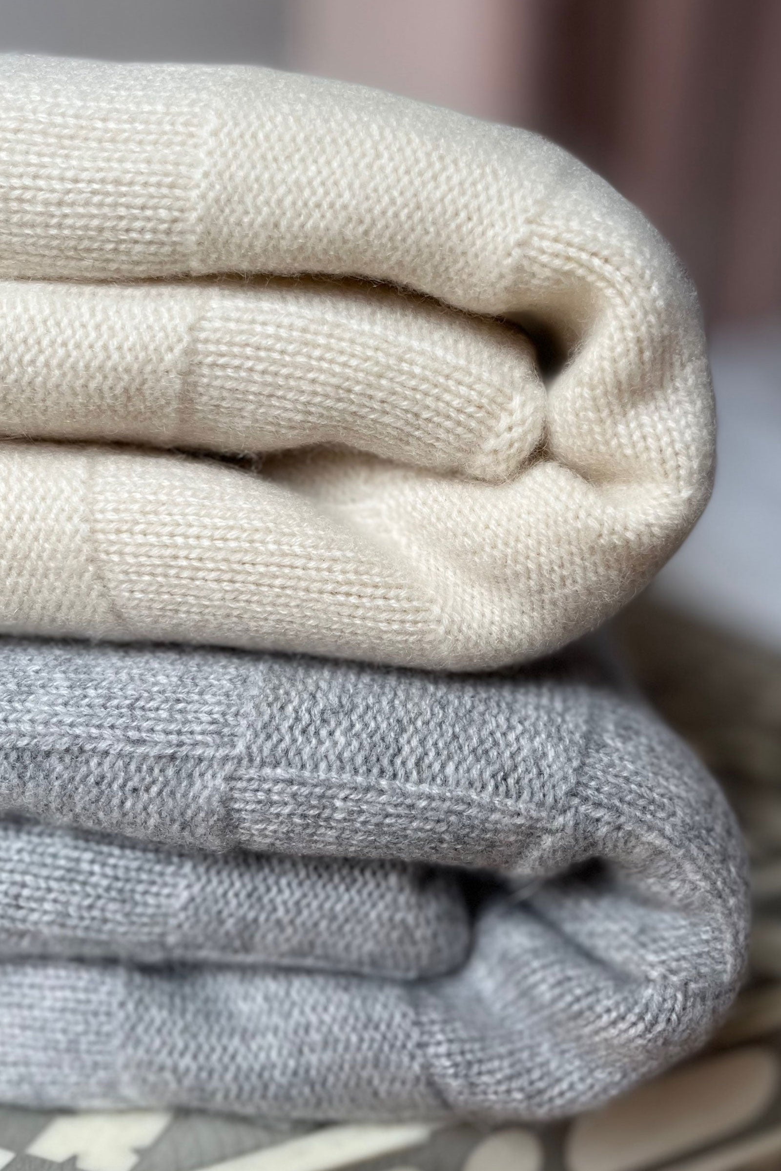 The Cashmere Cinema Blanket English Grey