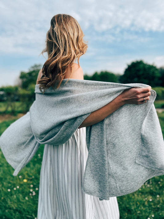 English Grey Travel Wrap